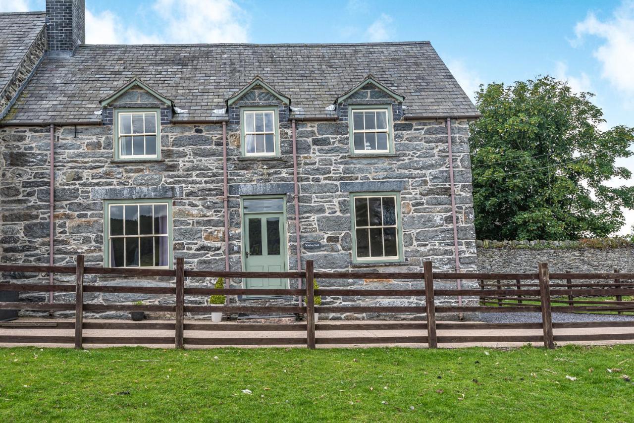 Vila Waedog Bach Llanfor Exteriér fotografie