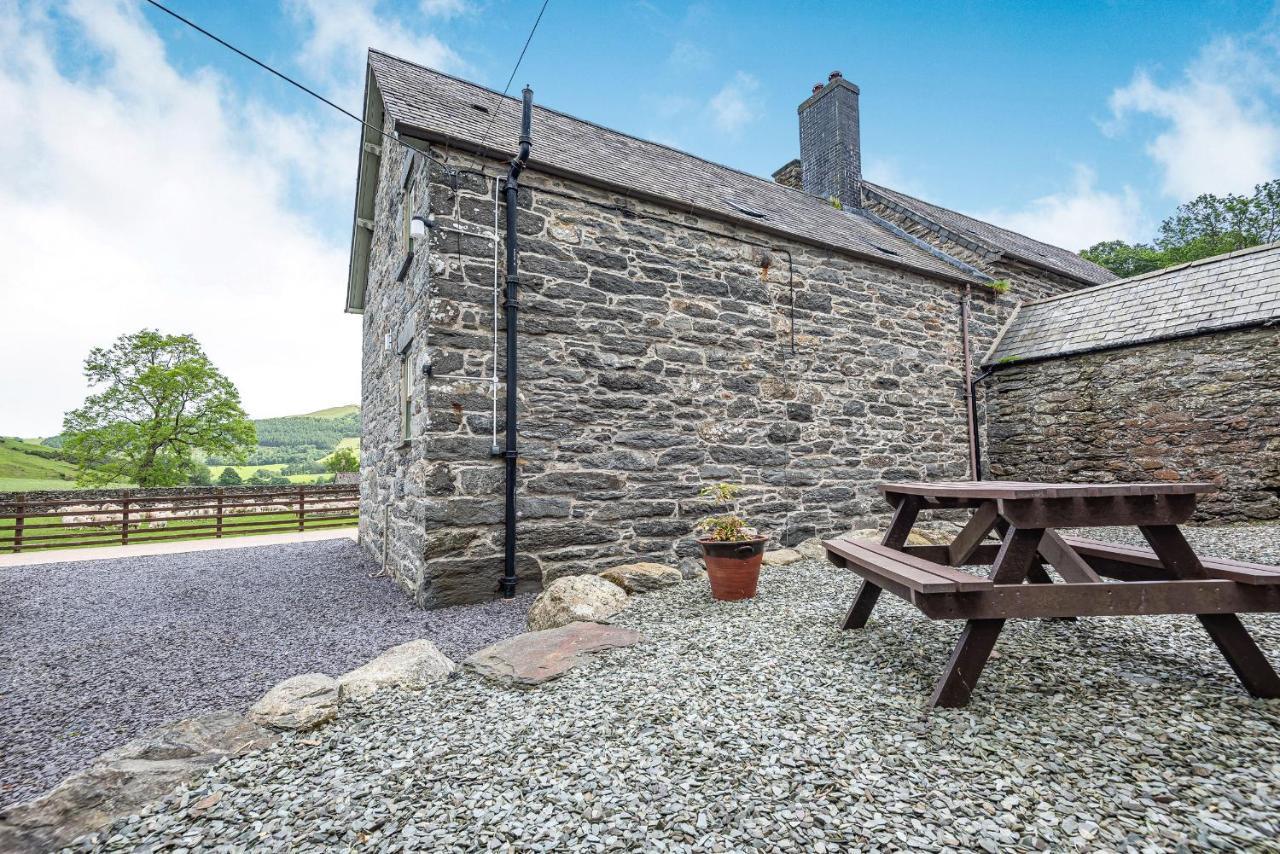 Vila Waedog Bach Llanfor Exteriér fotografie